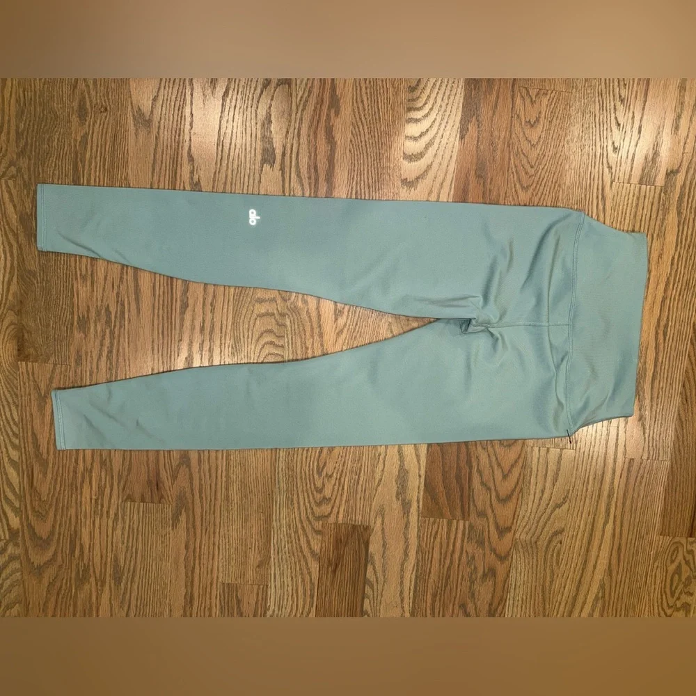 Alo Yoga High-Waist Airbrush Leggings - Botanic Green - Picture 8 of 12